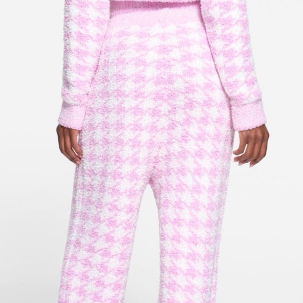 SKIMS Pink and White Pajama Set - Picture 3 of 15